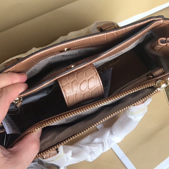 💕🌸mk Satchel set💕Kellen crossbody - Picture 8 of 8